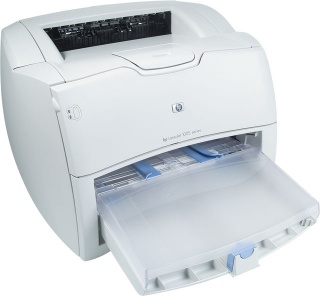 На фото Принтер HP LaserJet 1005W